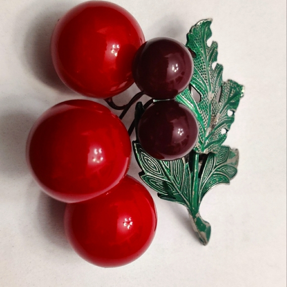 Vintage Figural Cherry Brooch - Picture 4 of 11